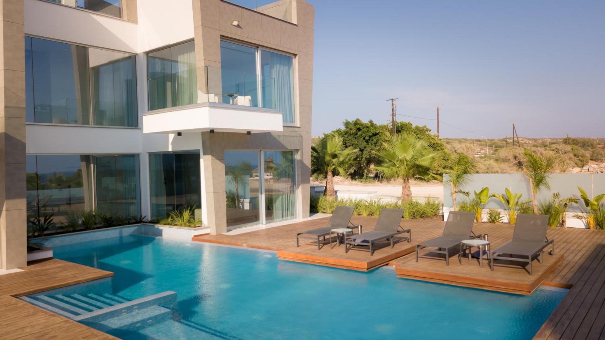Seaview Luxury Villas アヤナパ エクステリア 写真