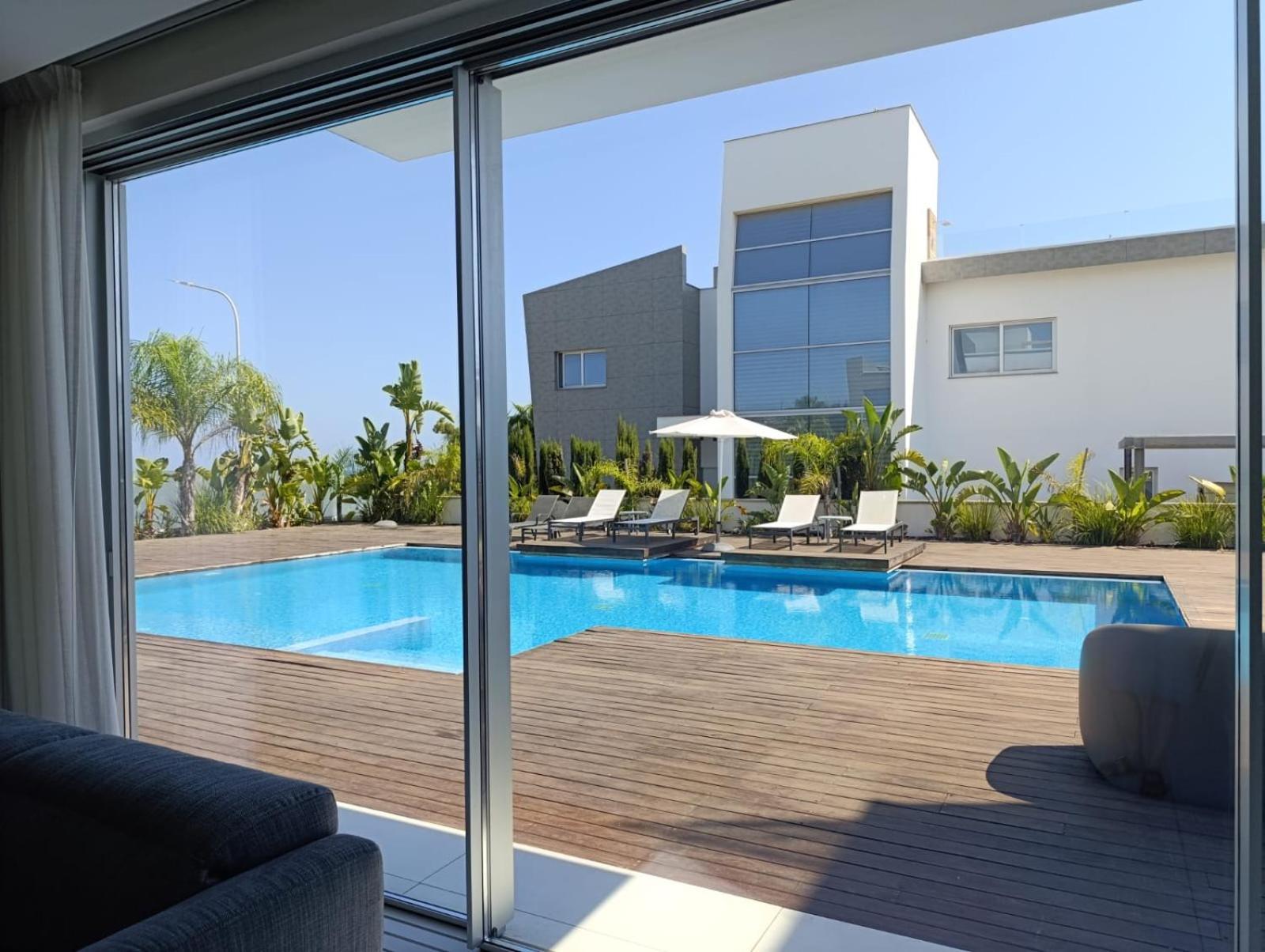 Seaview Luxury Villas アヤナパ エクステリア 写真